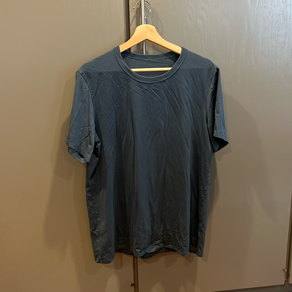 Lululemon Mens T-shirt
